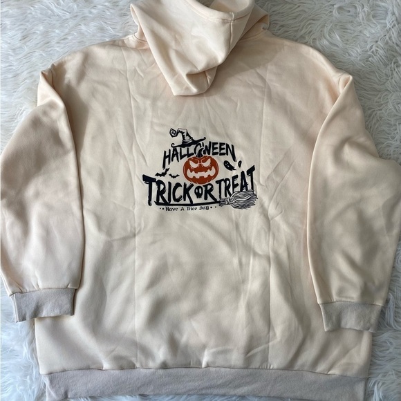 Woman’s plus size‎ Halloween Hoodie - Picture 2 of 11